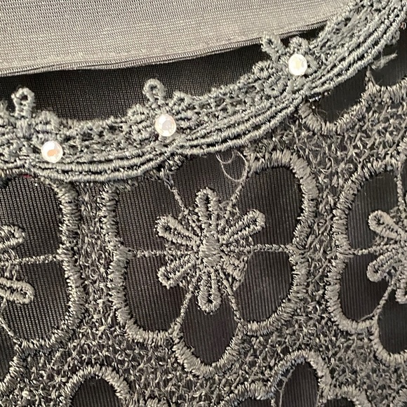 Elegant Black Lace Women's Top - Picture 2 of 3